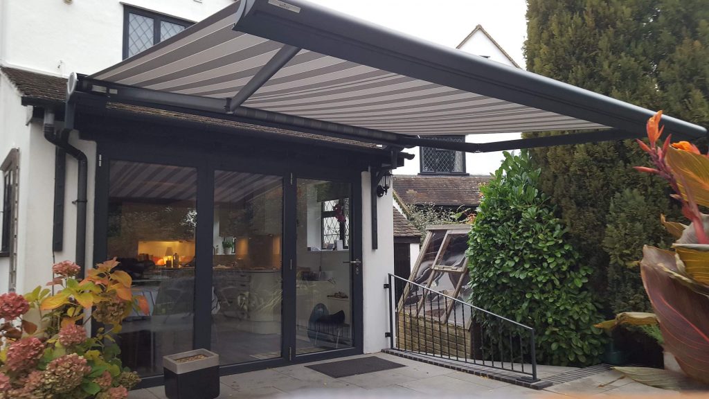 Retractable Awnings 